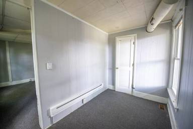Main picture of 51 E State St
