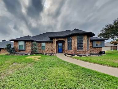 Main picture of 2216 Carmel Dr
