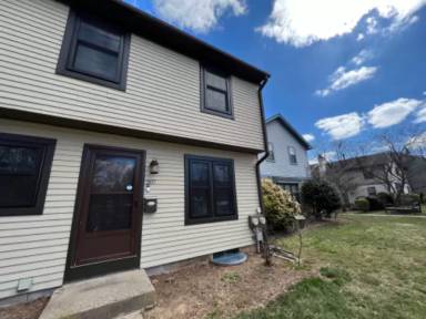 Main picture of 207 Hancock Ct