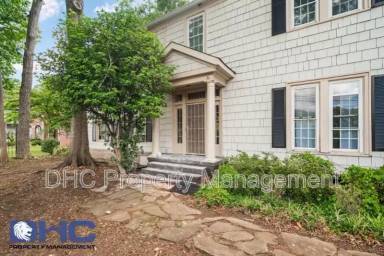 Main picture of 3556 Main St