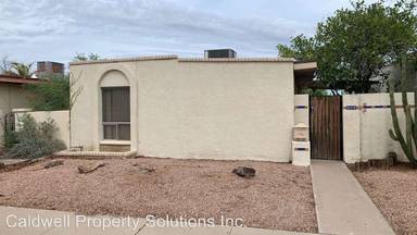 Main picture of 408 W La Jolla Dr