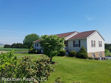 Main picture of 101 Weeping Willow Ln