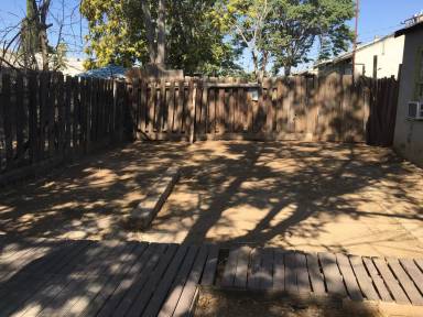 Main picture of 100 E Harding Ave