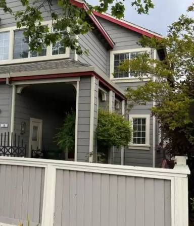 Main picture of 10 Gregory Pl