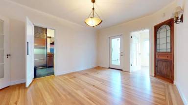 Main picture of 42 Loyola Ter