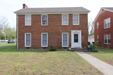Main picture of 802 1/2 NW 15th St