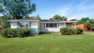 Main picture of 4316 Nagle St