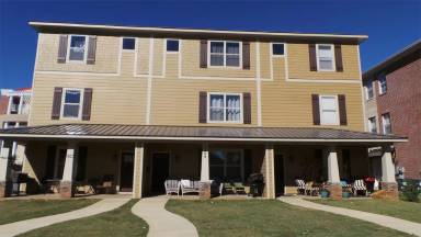 Main picture of 1104 13th St