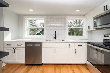 Main picture of 210 Lincoln Ct