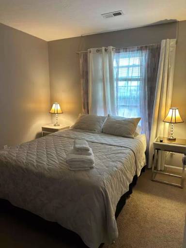 Main picture of 212 Greenleaf Dr