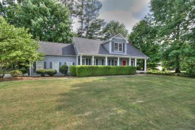 Main picture of 110 Kingswood Dr