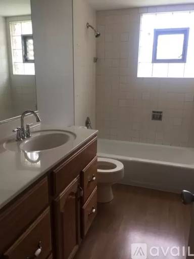 Main picture of 1221 E Lowden Ave