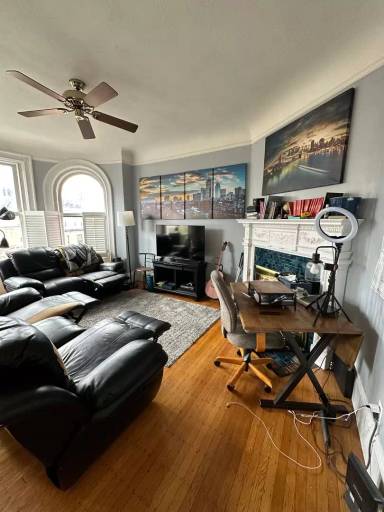 Main picture of 261 Beacon St