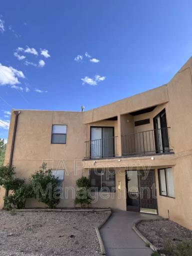 Main picture of 12304 Candelaria Rd NE