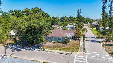 Main picture of 702 21st Ave W