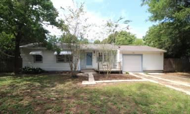 Main picture of 9 Mandalay Dr