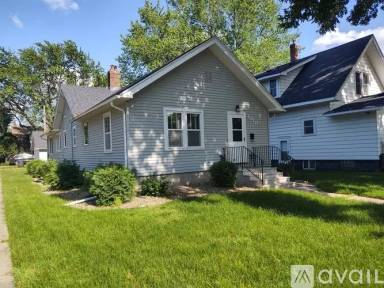 Main picture of 1010 5th St NW