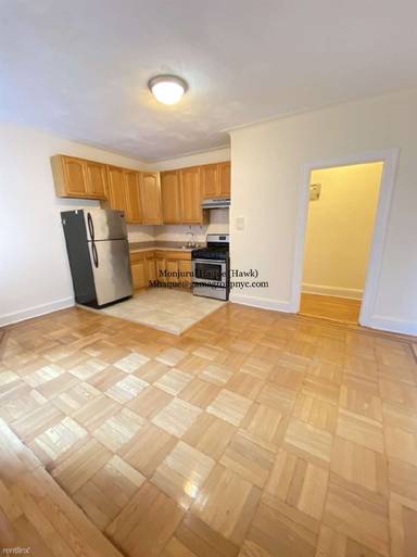 Main picture of 7022 Ridge Blvd