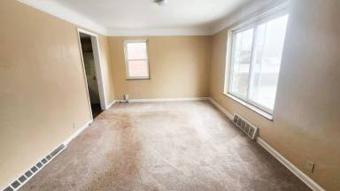 Main picture of 20870 Crystal Ave
