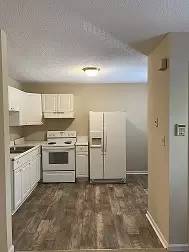 Main picture of 2231 Summit St