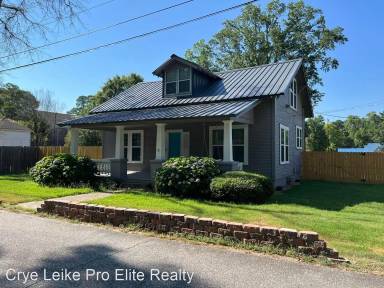 Main picture of 1215 Evans St