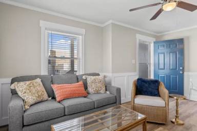Main picture of 119 W Bogue Blvd