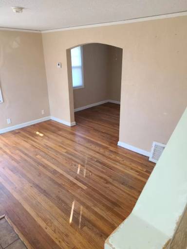 Main picture of 1109 1/2 W 3rd St