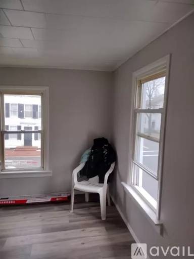 Main picture of 499 3rd Ave