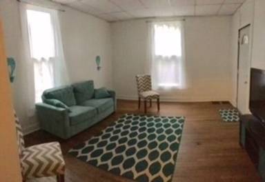 Main picture of 547 S Lincoln St