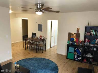 Main picture of 370 S Highland Ave