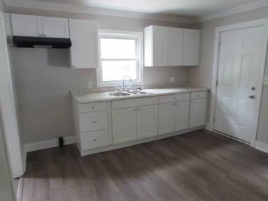 Main picture of 150 N Milton Rd