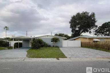 Main picture of 2615 N Beaumont Ave