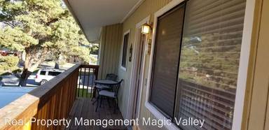 Main picture of 787 Meadows Dr