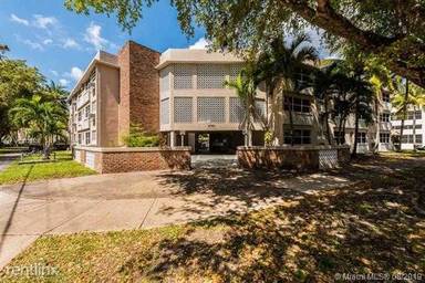 Main picture of 6580 Santona St