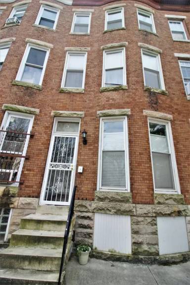 Main picture of 3 W 27th St