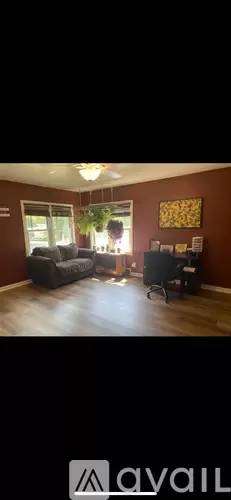 Main picture of 1319 Maple St