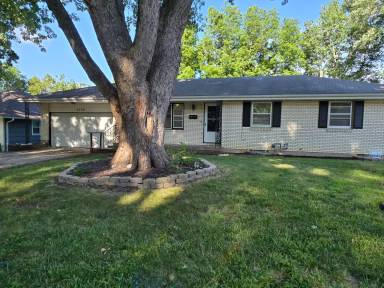 Main picture of 2229 S Leslie Ave