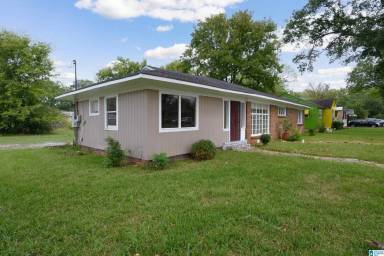 Main picture of 3128 Steiner Ave SW