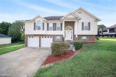 Main picture of 2340 Shannon Dr