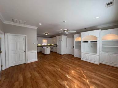 Main picture of 604 Melton St