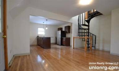 Main picture of 171 Cambridge St