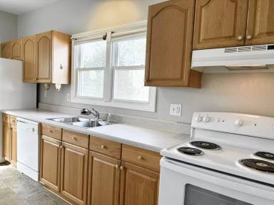 Main picture of 211 W Chestnut Ave