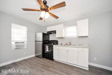 Main picture of 1420 Avocado Ave