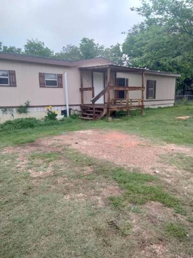 Main picture of 443 Daybreak St