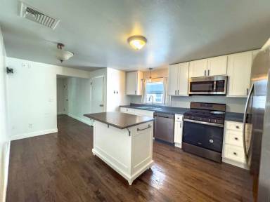 Main picture of 109 Greenwich Ave