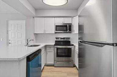 Main picture of 714 Executive Center Dr