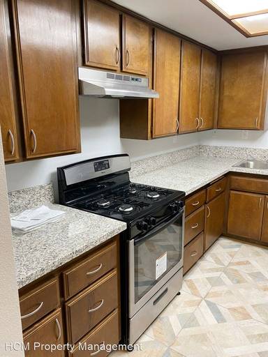 Main picture of 1460 E Willow St