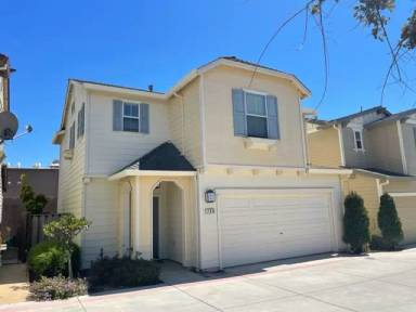 Main picture of 700 Gardenia Pl