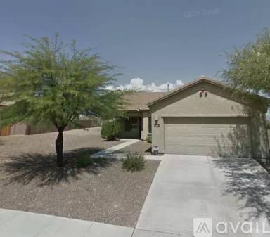 Main picture of 998 S Limestone St