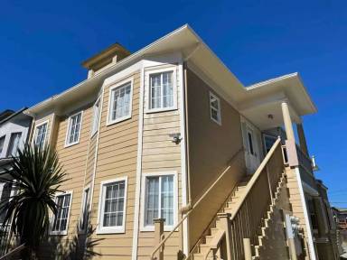 Main picture of 680 W MacArthur Blvd